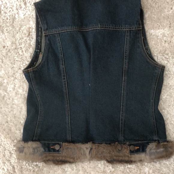 Adorable Fur & Denim Vest💗 - Picture 8 of 9